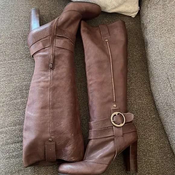 NINE WEST Brown Buckle Tall Brown Boot Size 9.5