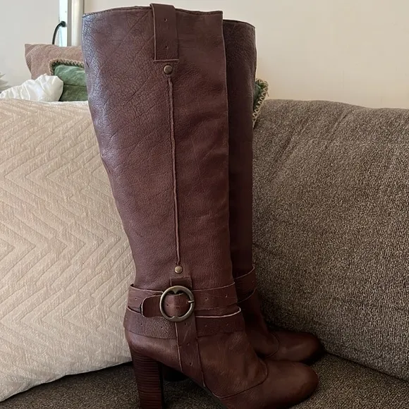 NINE WEST Brown Buckle Tall Brown Boot Size 9.5