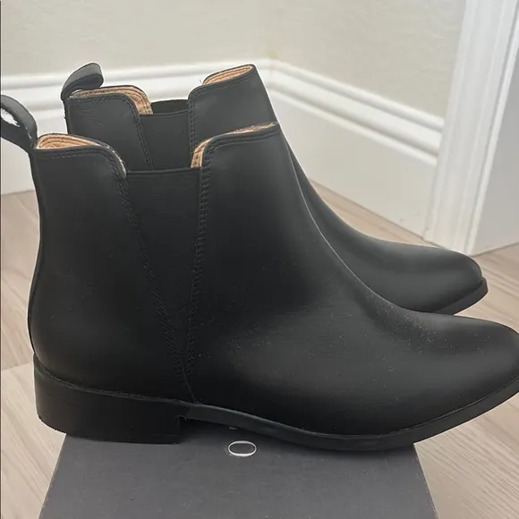 Nisolo Women’s Eva Everyday Black Chelsea Boots