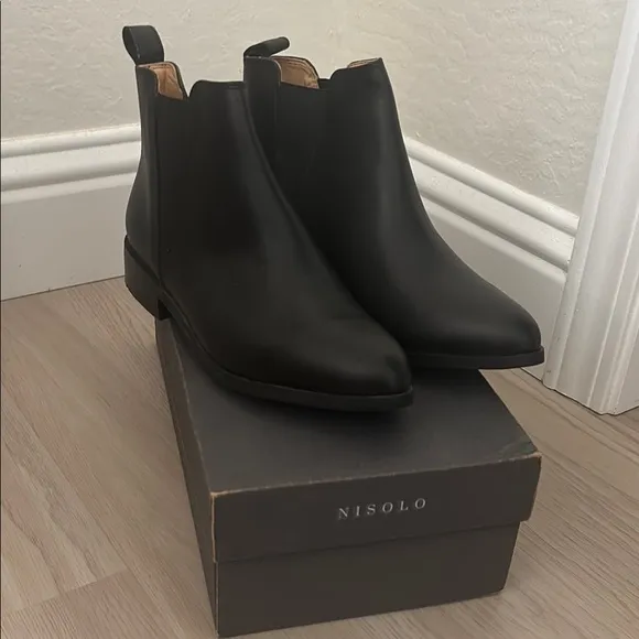 Nisolo Women’s Eva Everyday Black Chelsea Boots