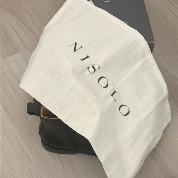 Nisolo Women’s Eva Everyday Black Chelsea Boots
