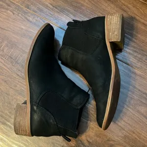 Nordstrom's Caslon Genuine Leather Ankle Boots w/Square Wood Heel Sz. 61/2.