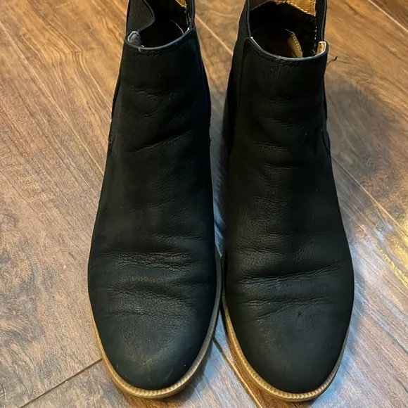 Nordstrom's Caslon Genuine Leather Ankle Boots w/Square Wood Heel Sz. 61/2.