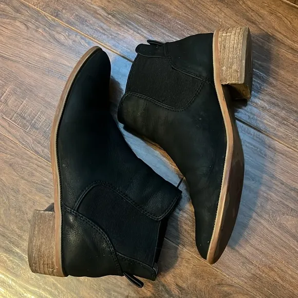 Nordstrom's Caslon Genuine Leather Ankle Boots w/Square Wood Heel Sz. 61/2.