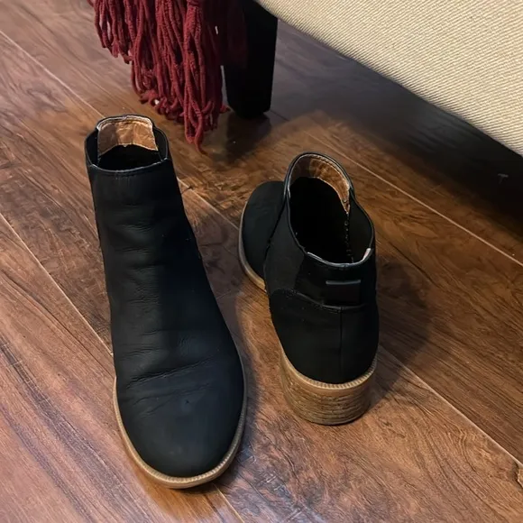 Nordstrom's Caslon Genuine Leather Ankle Boots w/Square Wood Heel Sz. 61/2.