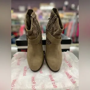 Not Rated Ladies 7.5 Taupe Ankle Heel Boots