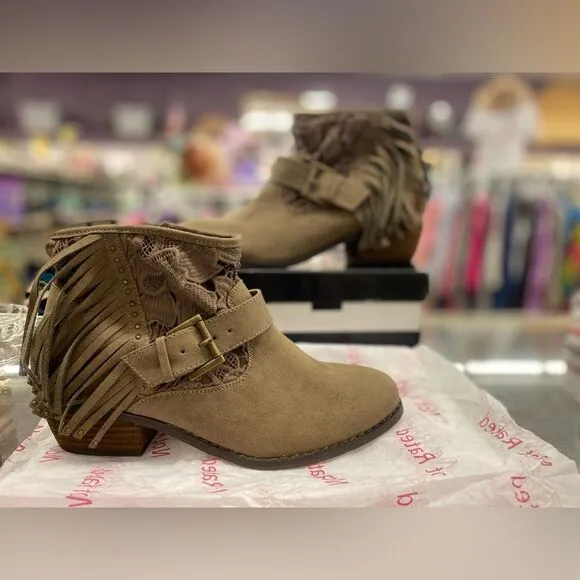 Not Rated Ladies 7.5 Taupe Ankle Heel Boots