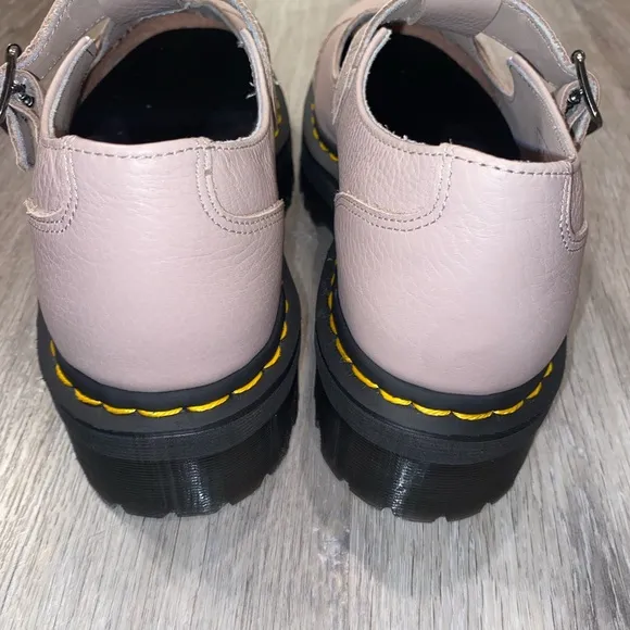 NWOB  DR. MARTENS Woman’s Bethan Leather Maryjane Platform Shoes Size 9 Taupe