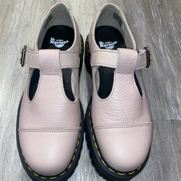 NWOB  DR. MARTENS Woman’s Bethan Leather Maryjane Platform Shoes Size 9 Taupe