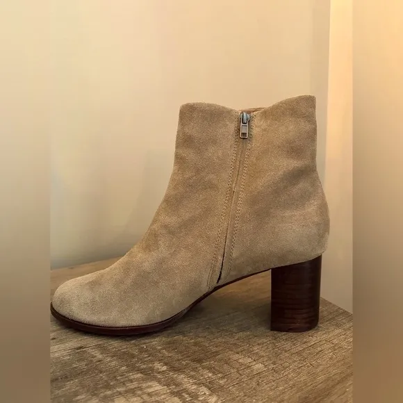 NWOB Madewell Mira Boot Tan Suede Size 12 Chunky Heel New w/ 2 Small Marks