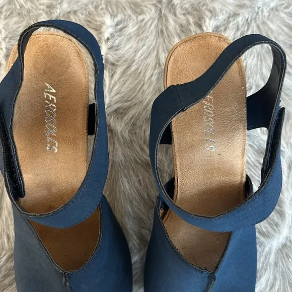 NWOT Aerosoles Women's Navy Sandals