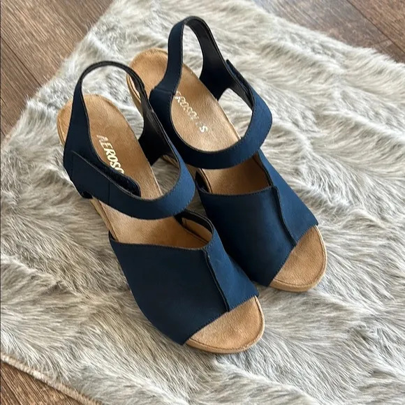 NWOT Aerosoles Women's Navy Sandals