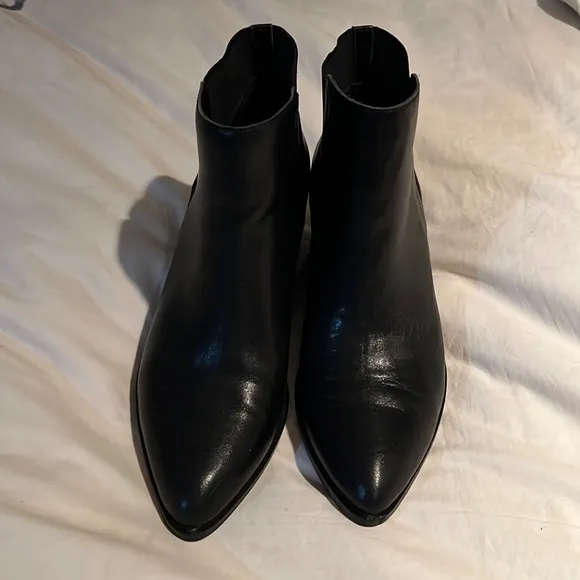 NWOT black ankle boots