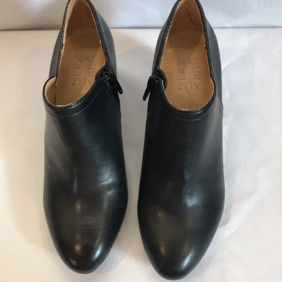 NWOT black faux leather Naturalizer Misha shooties block heel ankle boots size 7