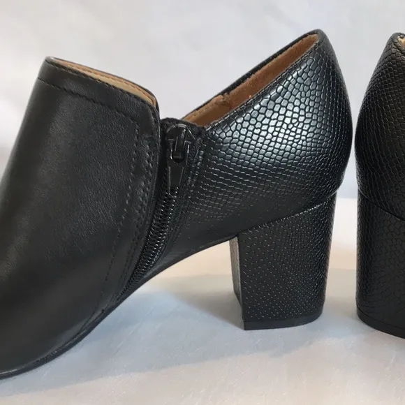 NWOT black faux leather Naturalizer Misha shooties block heel ankle boots size 7