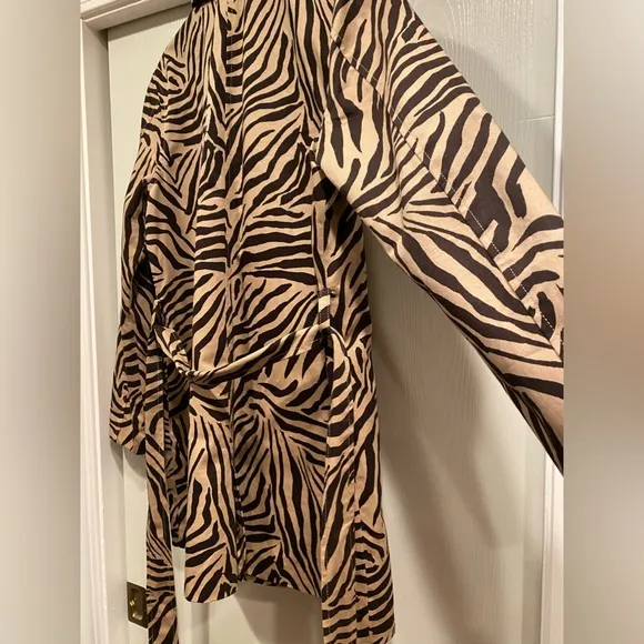 NWOT - CHAPS BY RALPH LAUREN ZEBRA PRINT BELTED TRENCHCOAT - BROWN &amp; TAN🤩🛍️🤩
