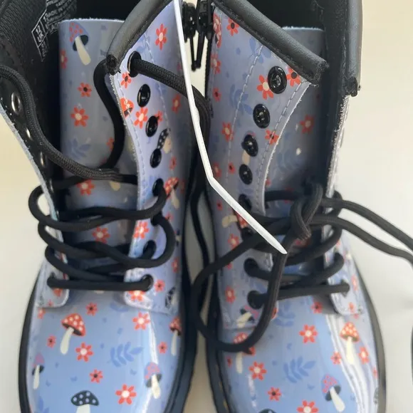 NWOT Dr. Martens Toddler 1460 Patent Woodland Lace Up Boots Size 13