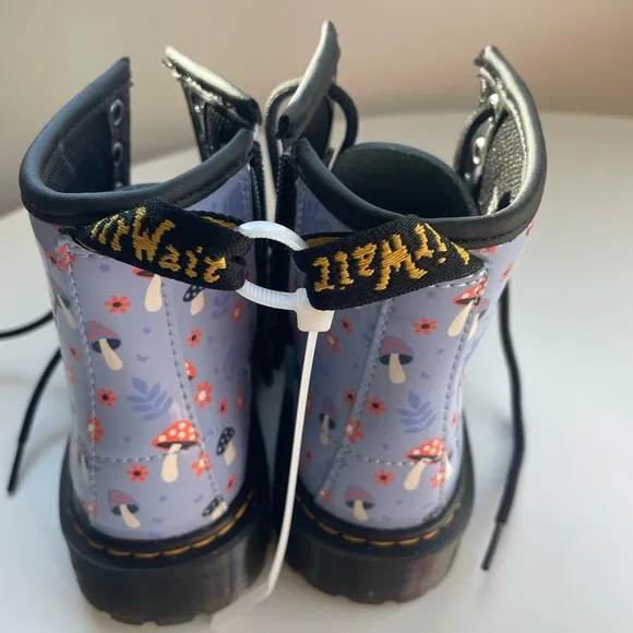 NWOT Dr. Martens Toddler 1460 Patent Woodland Lace Up Boots Size 13