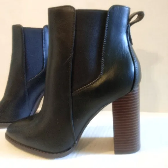NWOT Justfab Ankle Boots Size 9