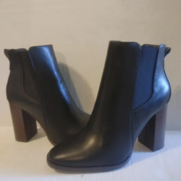 NWOT Justfab Ankle Boots Size 9