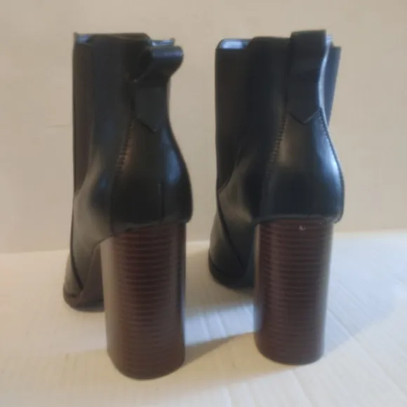 NWOT Justfab Ankle Boots Size 9