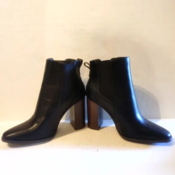 NWOT Justfab Ankle Boots Size 9