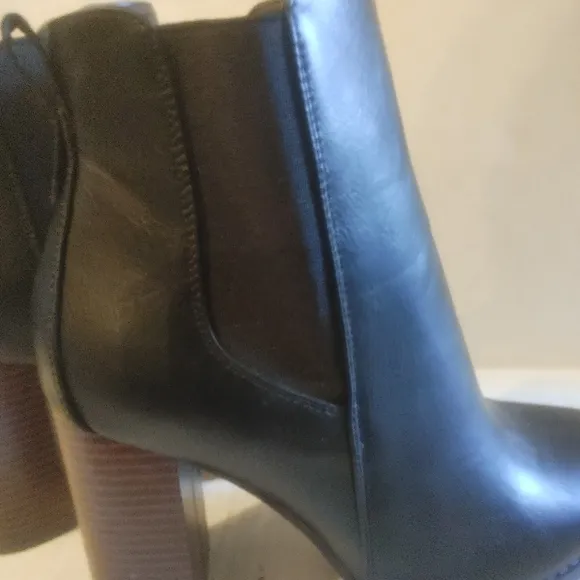NWOT Justfab Ankle Boots Size 9