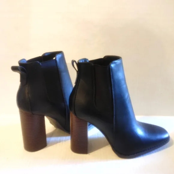 NWOT Justfab Ankle Boots Size 9