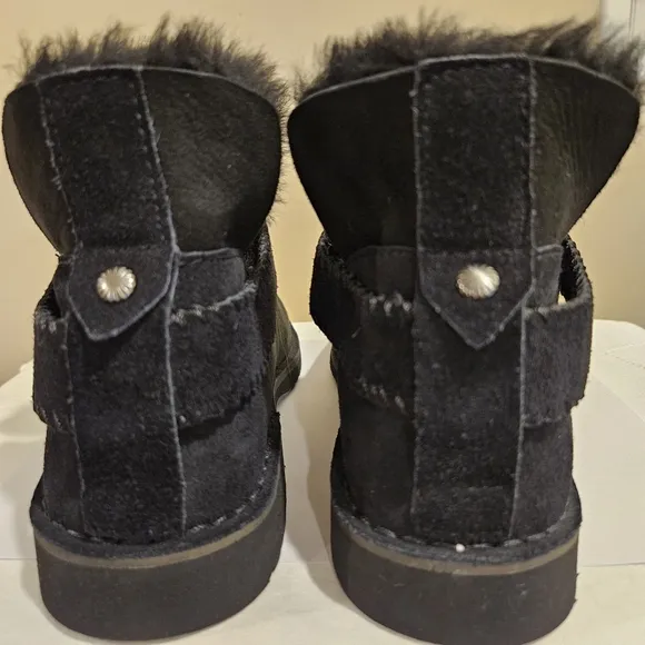 NWOT UGG McKay Black Shearling Ankle Boots Size 9.5 Womens