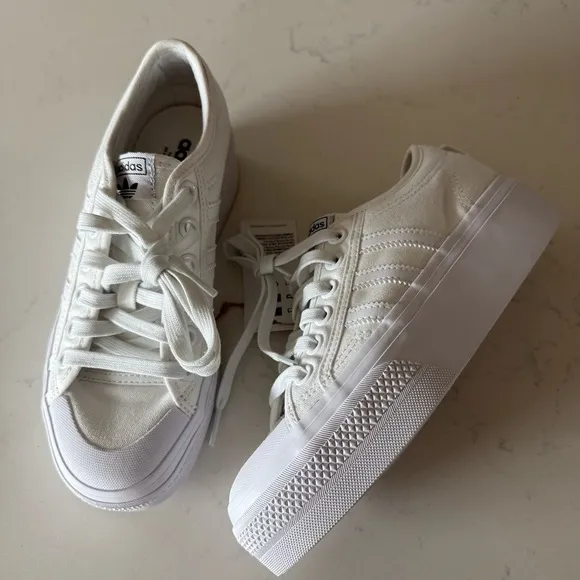 NWT Adidas NIZZA PLATFORM SHOES In white Size:6.5