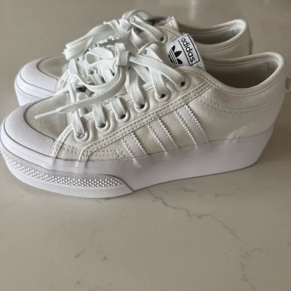 NWT Adidas NIZZA PLATFORM SHOES In white Size:6.5