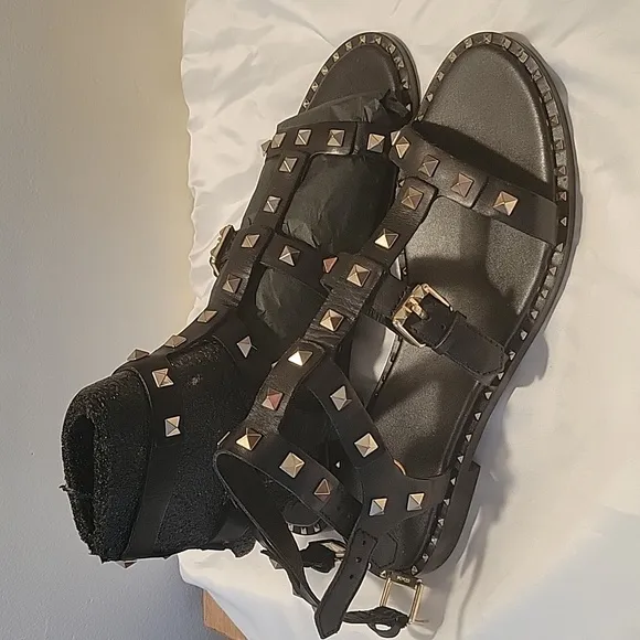 NWT Ash Black Leather Gladiator Sandals, 40 M