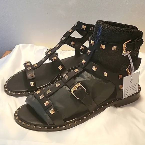 NWT Ash Black Leather Gladiator Sandals, 40 M