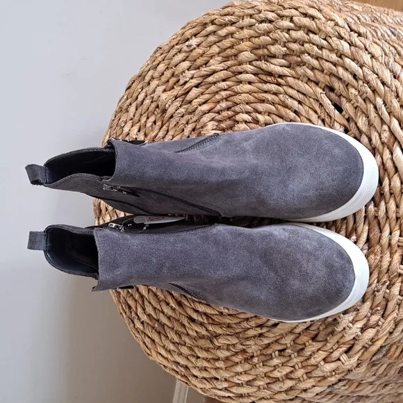 NWT Blondo Womens Giselle Waterproof Gray Suede Sneaker Boots Zip Up S-8.5