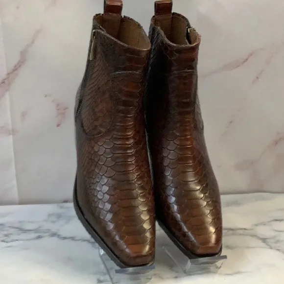 NWT Donald Pliner Women's High Heel Ankle Boots Size 6.5