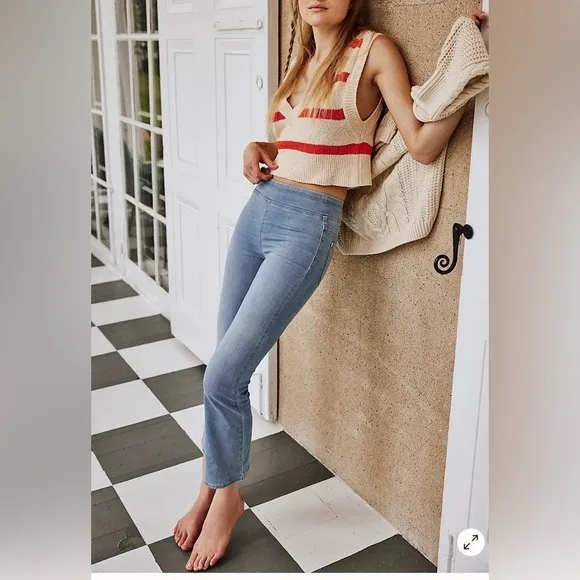 NWT Free People, In My Feelings Crop Jeans, Small in Seasalt