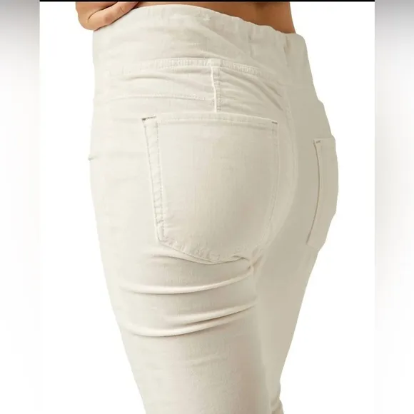 NWT Free People, In My Feelings Crop Jeans, Small in Seasalt