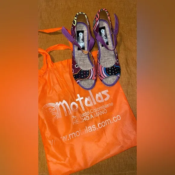 NWT HANDMADE COLOMBIAN SANDALS MULTICOLOR PRINT SIZE 8