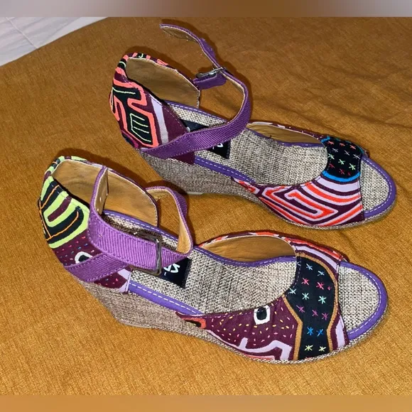 NWT HANDMADE COLOMBIAN SANDALS MULTICOLOR PRINT SIZE 8