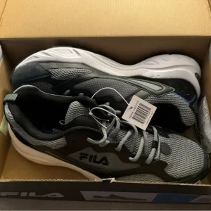 NWT Men’s Fila Envizion Shoes