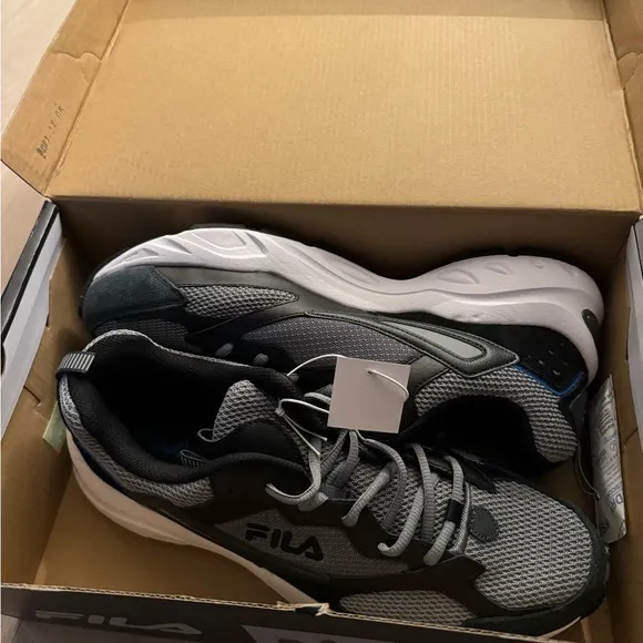 NWT Men’s Fila Envizion Shoes