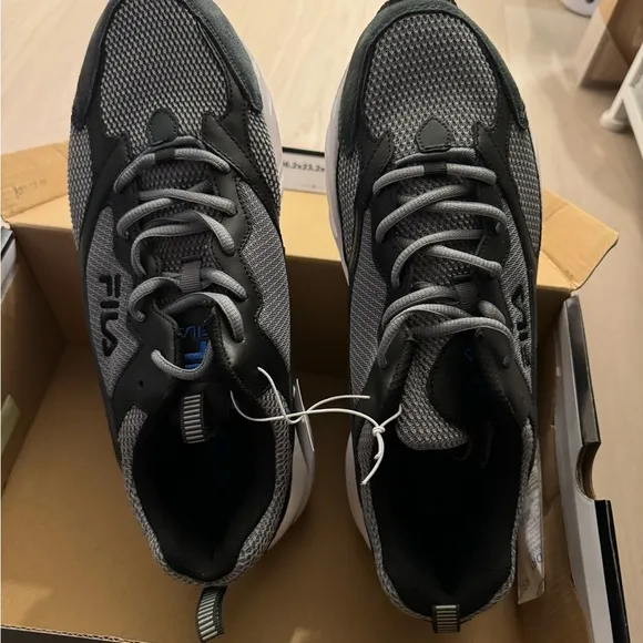 NWT Men’s Fila Envizion Shoes