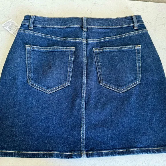 NWT Michael Kors Dark Blue Stretch Denim Mini Skirt.  Size 12