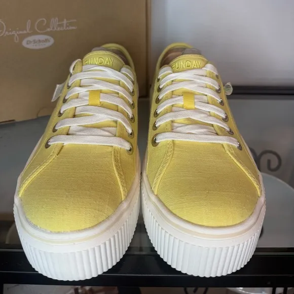 NWT NIB Dr. Scholl's Shoes Funday Comfort Insole Sneaker Yellow Size 9