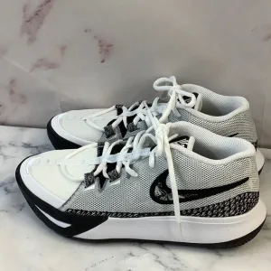 NWT Nike Mens Athletic Shoes Size 5.5
