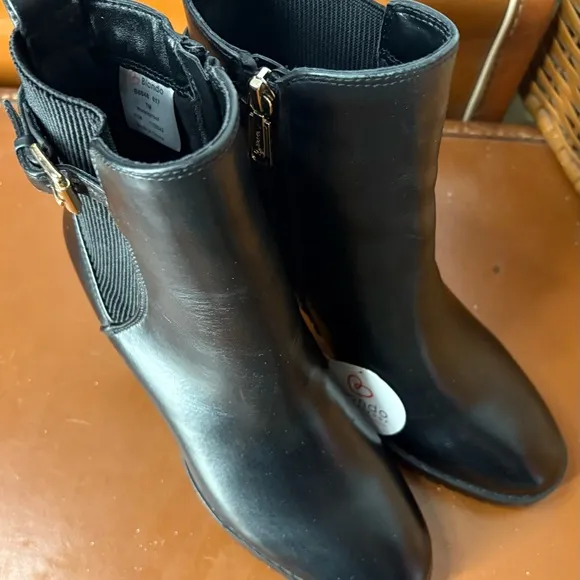 NWT Size 7 Women’s Black Blondo Tobi Ankle Blocked Boot