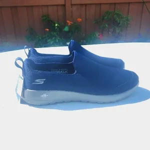 NWT skechers go walk