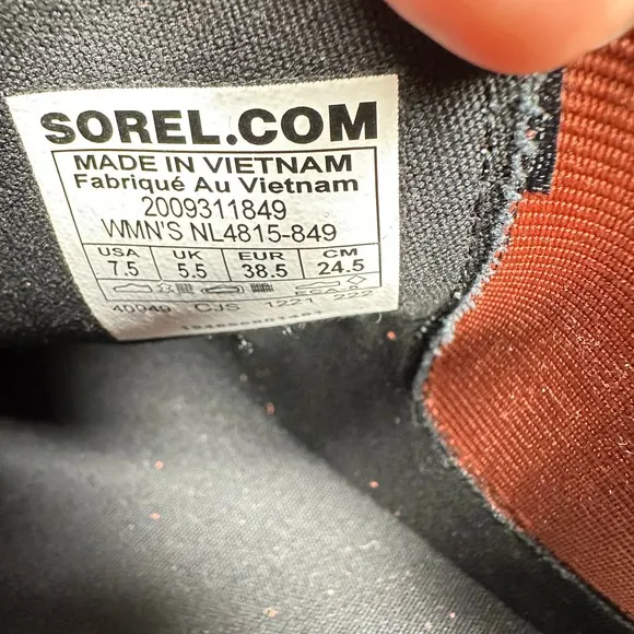 NWT Sorel Emelie II Chelsea Boots Warp Red Suede Leather Ankle Bootie Size 7.5