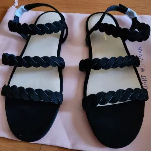 NWT Stuard Weitzman Sandals