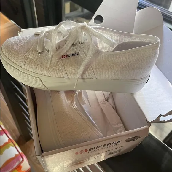 NWT Superga White Platform Tennis Shoes. Women’s Size 9.5 US, EURO 41